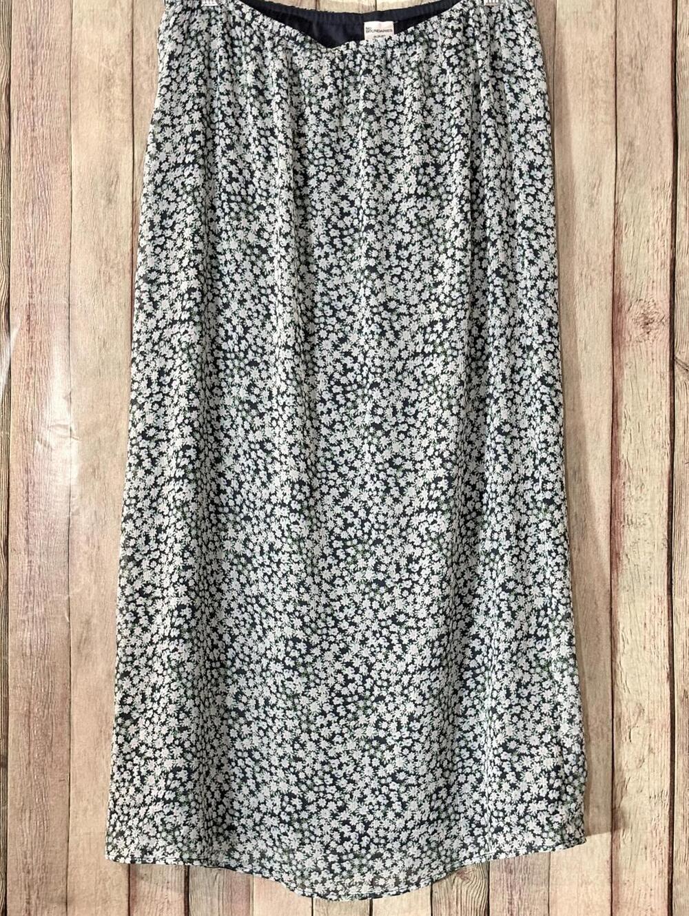 No Boundaries Floral Two-Piece Skirt Set, Size M (8-10) - Picture 3 of 15